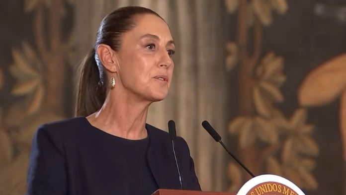 Petroleros y docentes pidieron atención a Claudia Sheinbaum en visita a Coatza; no fueron atendidos