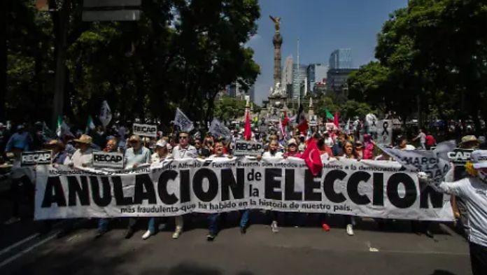 Ciudadanos marchan contra la elección judicial en CDMX