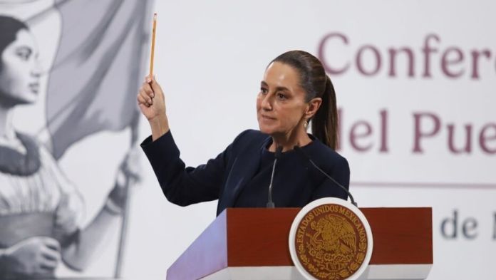 Para evitar huachicoleo, Sheinbaum advierte a gasolineras que deben operar en orden