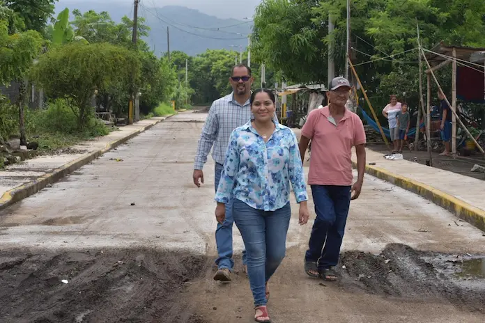 Supervisa Alcaldesa Kristel Hndez Topete obras en Chininiapan y Tapalapan