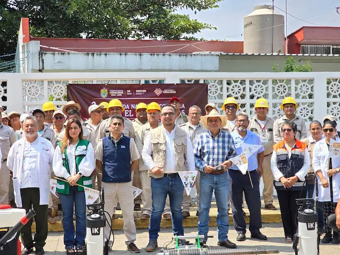 Realiza alcalde de Catemaco el banderazo de inicio de la 2ª Jornada Nacional de Lucha contra el Dengue 2025