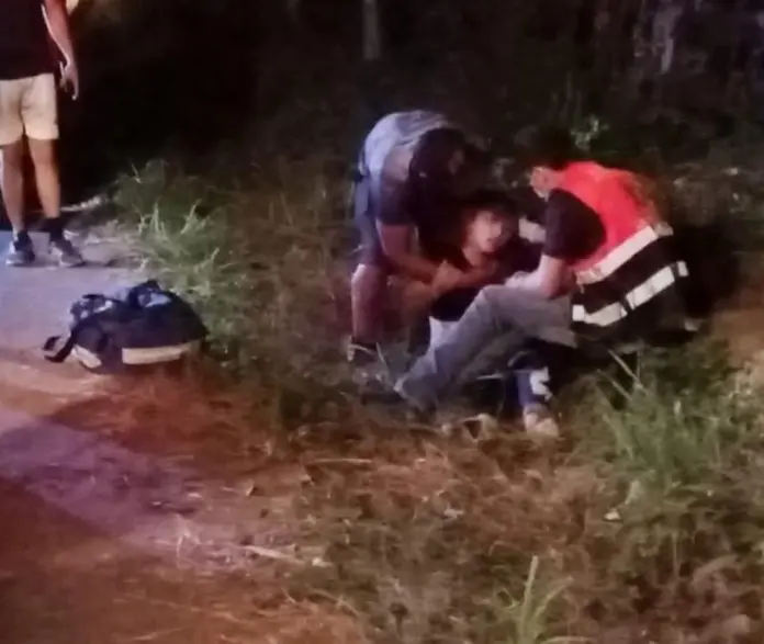 Pareja de motociclistas se accidenta y resultan gravemente heridos