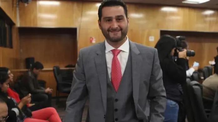 Destituyen la FGR a su contralor por presuntos actos de corrupción