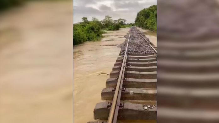 Suspende Ferrocarril Interoceánico del Istmo servicio tras daños en vías férreas