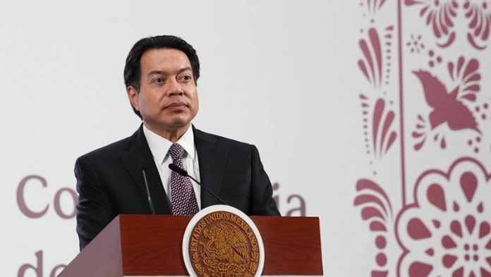 Señalan a Mario Delgado por ocultar precio real de departamentos millonarios