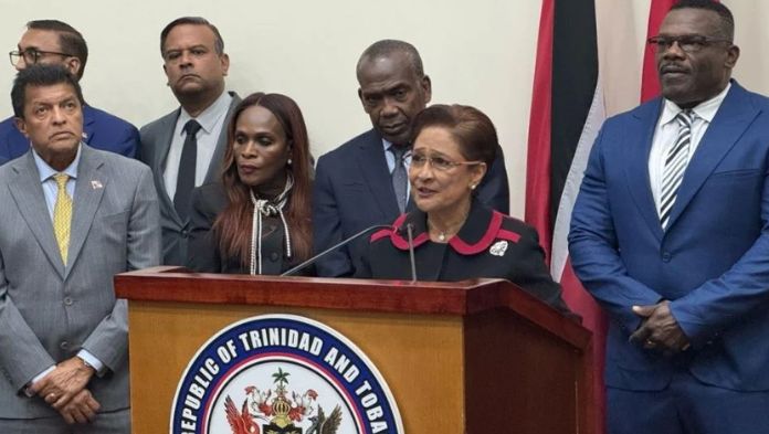 Trinidad y Tobago aprueba acceso de EU a su territorio en caso de que Venezuela ataque Guyana