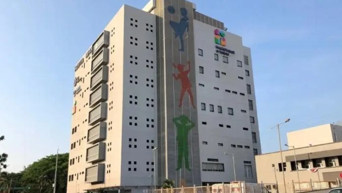 Temen que haya focos de infección y cancelación de cirugías en Torre Pediátrica por paro de personal