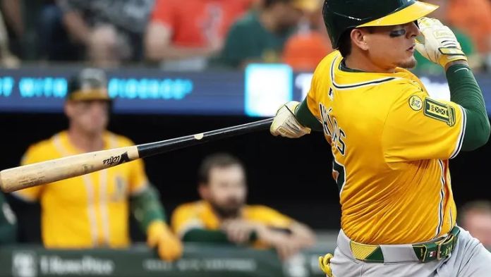 Luis Urías es puesto en asignación por primera vez en su carrera