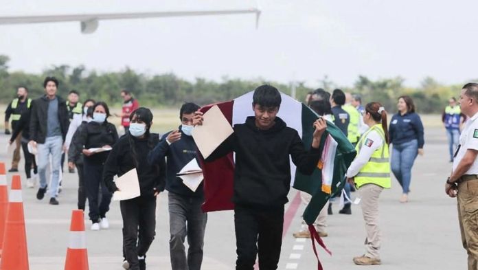 Suman 86 mil mexicanos deportados por el gobierno de Trump: Sheinbaum