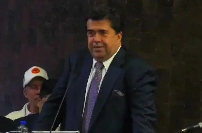 Pedro Haces emite comentario machista en encuentro nacional de mujeres: «los apantalló tanto viejerío»