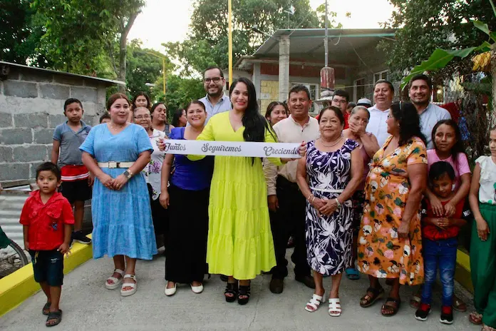 Inaugura alcaldesa Kristel Hernández Topete pavimentación en concreto hidráulico en la localidad de San Marquitos