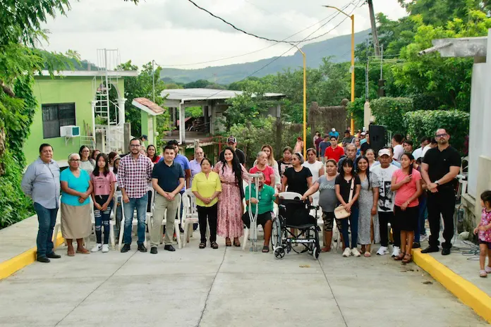 Inauguran las calles El Milagro y Las Flores de la Colonia Ampliación El Dagamal