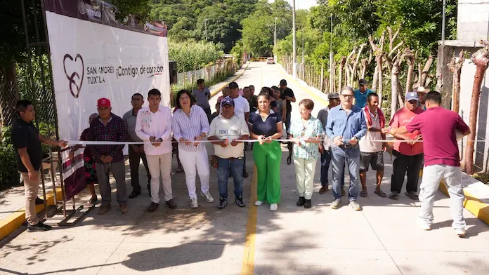 Conectando comunidades: Inaugura alcaldesa sanandrescana 4ta. Etapa de la Prolongación Allende en Xoteapan.