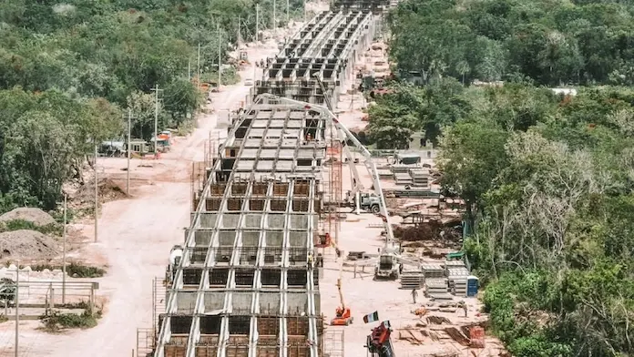 Grupo Indi, una de las empresas más favorecidas de la 4T, participó en el tramo donde se descarriló el Tren Maya