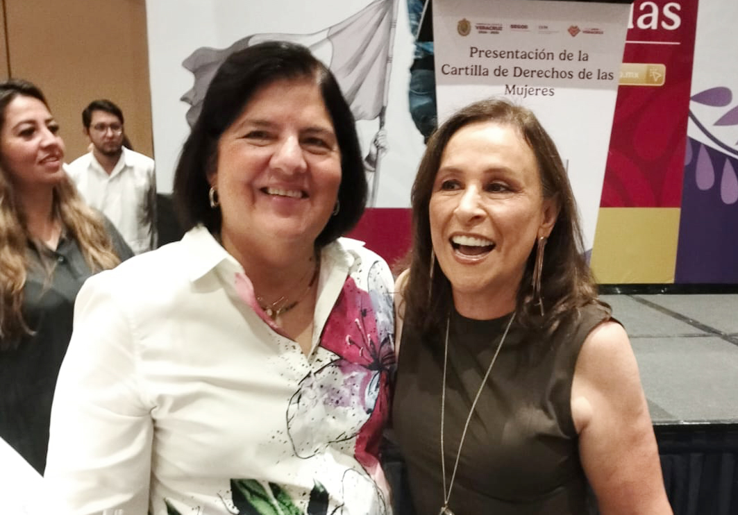 Alcaldesa sanandrescana asiste a presentación de la Cartilla de Derechos de las Mujeres en Boca del Río