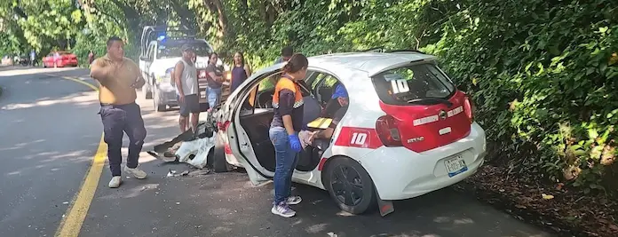 Choque entre taxi y camioneta deja 5 heridos en Santiago Tuxtla