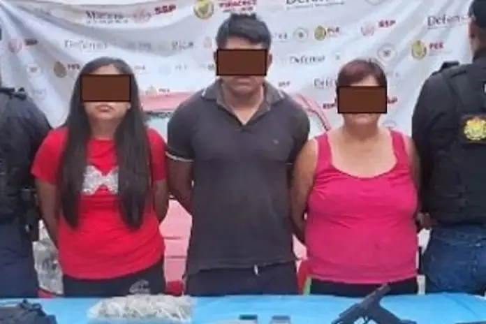 Detienen a un hombre y a dos mujeres en Santiago Tuxtla