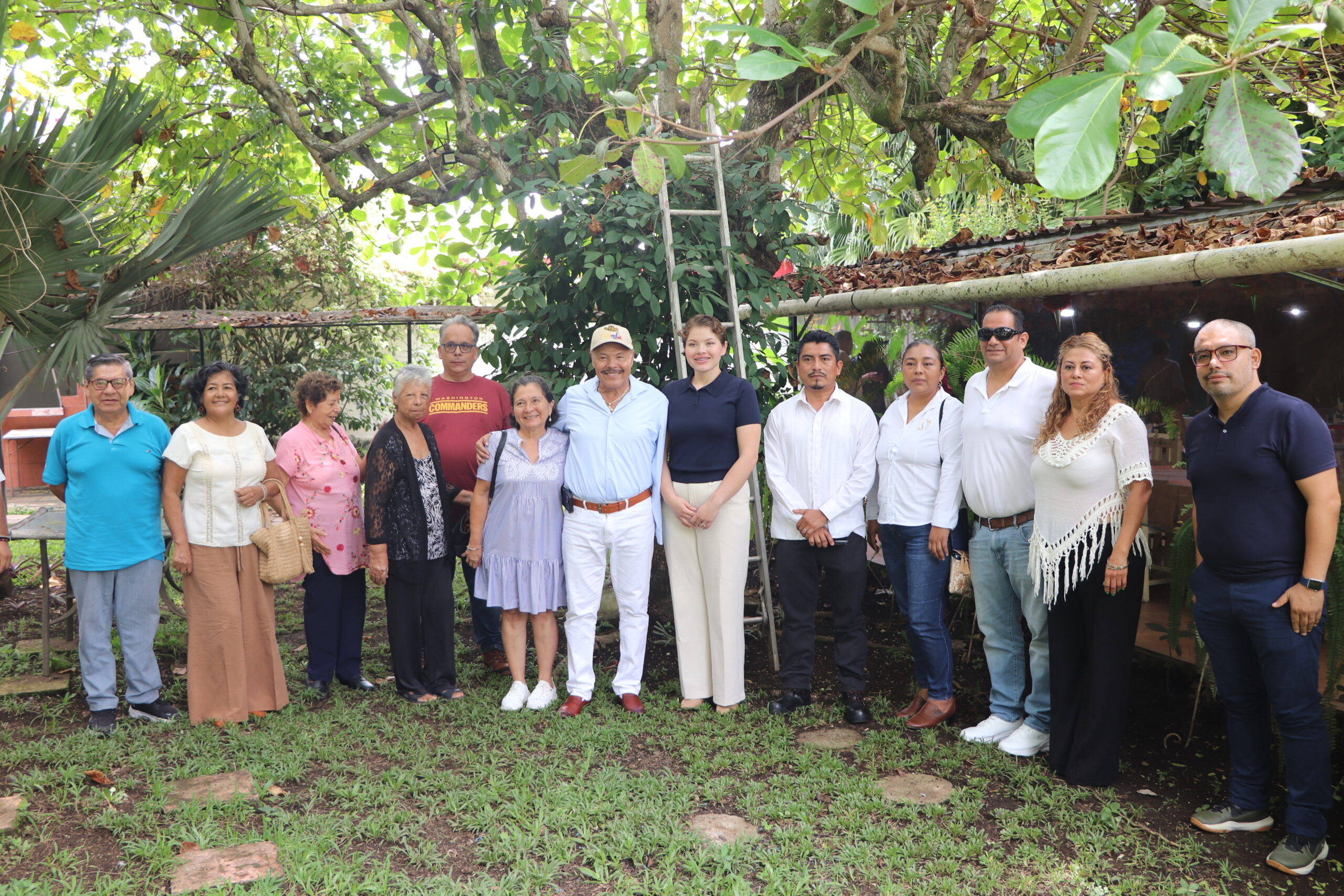 Presidente electo de Catemaco se reúne con prestadores del sector hotelero en Catemaco