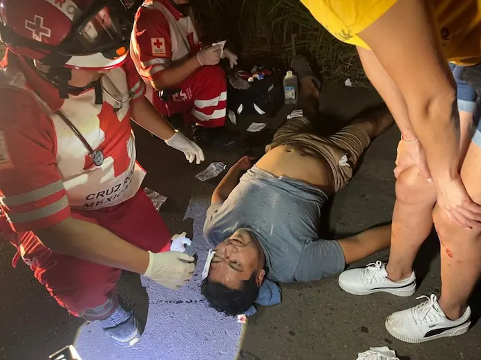 Motociclista resulta herido tras derrapar en la carretera federal 180