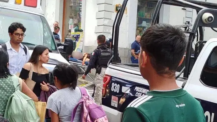 Una mujer apuñalada afuera de Chedraui en el centro de Xalapa