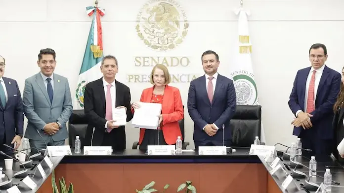 Hacienda entrega al Senado la Ley de Ingresos 2026; estima crecimiento promedio del 2.3% del PIB