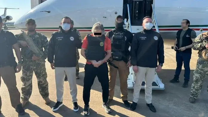 Despega vuelo con Hernán Bermúdez tras 12 horas de escala no programada en Colombia