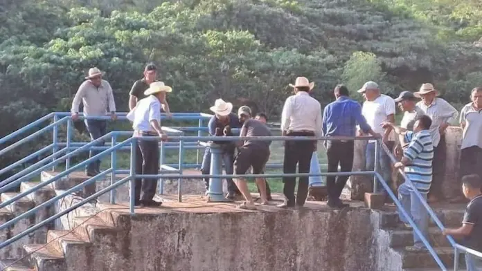 Pobladores de Tatahuicapan liberan presa Yuribia