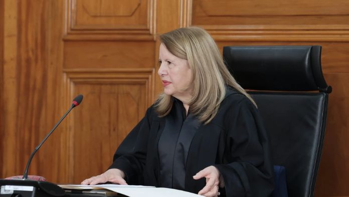 Loretta Ortiz, ministra de la SCJN, se queja de la disminución de su salario