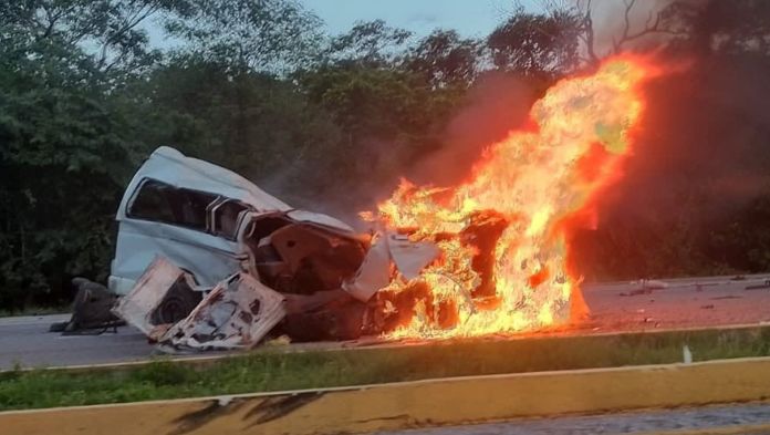 Sube a 16 la cifra de muertos por choque múltiple en Yucatán