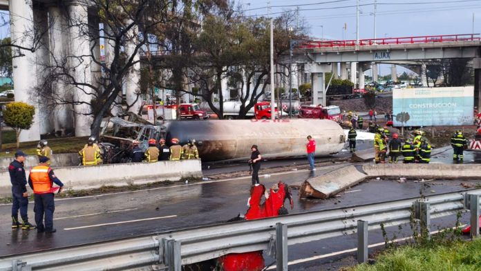 Supervisan a empresas gaseras de Veracruz tras explosión de pipa en Puente de la Concordia, en Iztapalapa