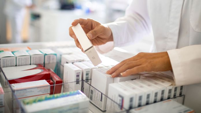 Se entregan medicamentos pese a adeudo cercano a los 5 mil millones de pesos con los laboratorios de la AMELAF por parte del gobierno