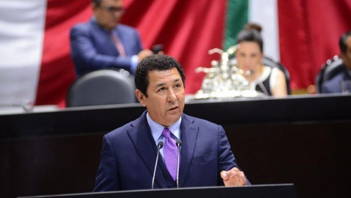 Revoca EU visa a diputado del PVEM-Morena tras retención en frontera