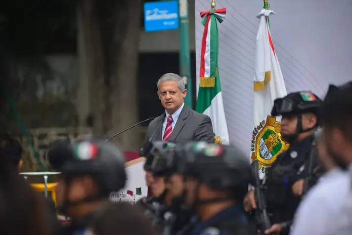 Armas blancas y celulares encontrados en revisión de 17 penales de Veracruz