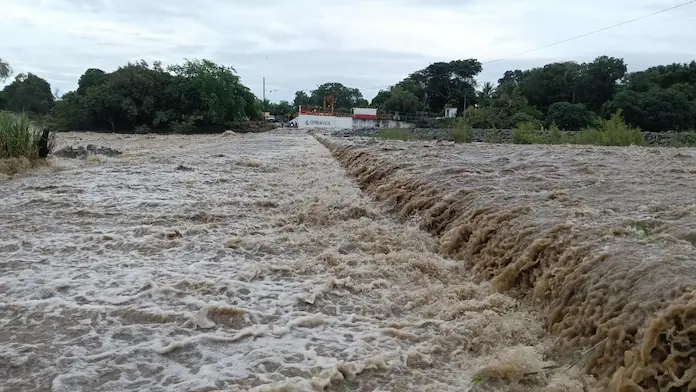 Desbordan ríos del norte de Veracruz por lluvias intensas
