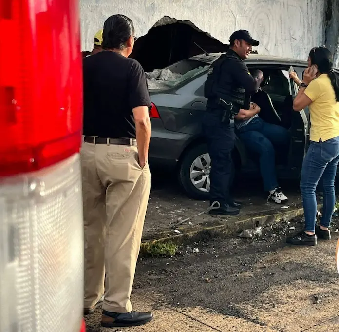 Choque en Lerdo de Tejada deja heridos en la carretera federal 180