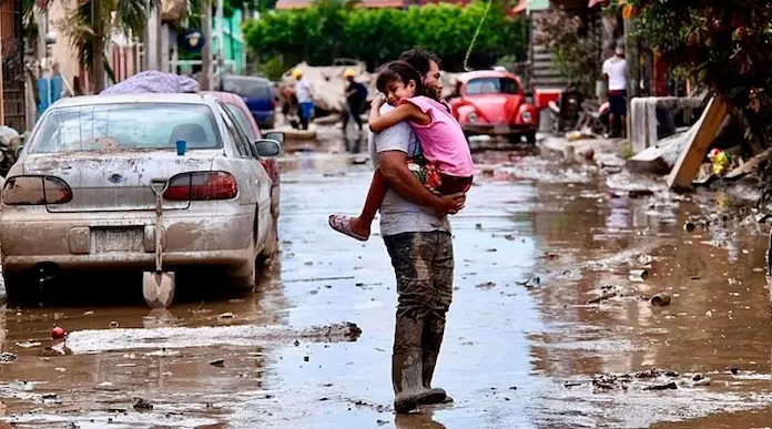 Nahle declara a todo Veracruz como zona desastre