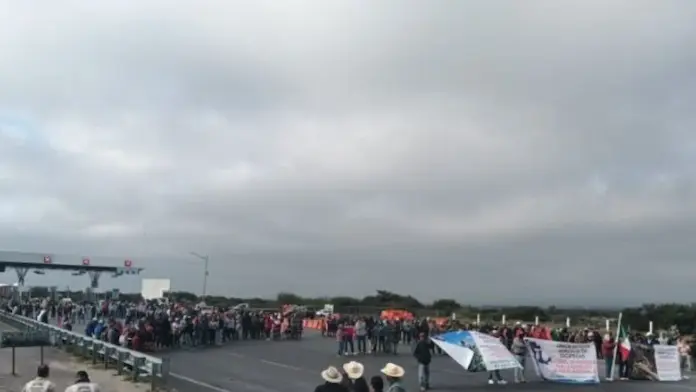 Productores agrícolas toman casetas, carreteras y calles en varios estados por crisis en el campo