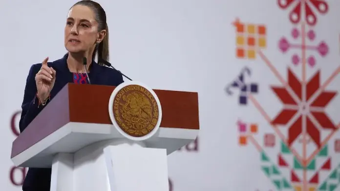 «Más que atentado, fueron pedradas»: Sheinbaum minimiza agresión contra el presidente de Ecuador