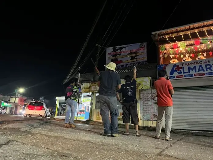 Pueblo de Oteapan se arma con autodefensas; «aquí estamos», lanzan a la gobernadora de Veracruz
