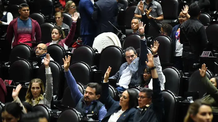 Senado aprueba en lo general la Ley de Amparo