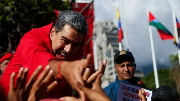 «Es una idea maravillosa»: Maduro pide crear aplicación para que los venezolanos reporten «todo lo que ven y oyen»