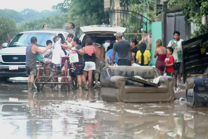 Reubicarán a familias que habitan en áreas de peligro en la zona norte de Veracruz