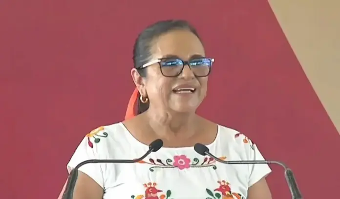 VIDEO | Alcaldesa regaña a Rocío Nahle y a funcionario en pleno evento en Minatitlán