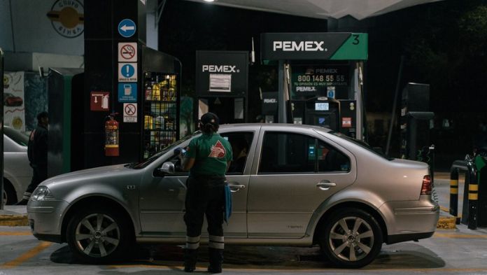 Cada Mexicano Pagará 2 Mil 23 Pesos Más en Impuestos para Cubrir Deuda y Rescate de Pemex: México Evalúa