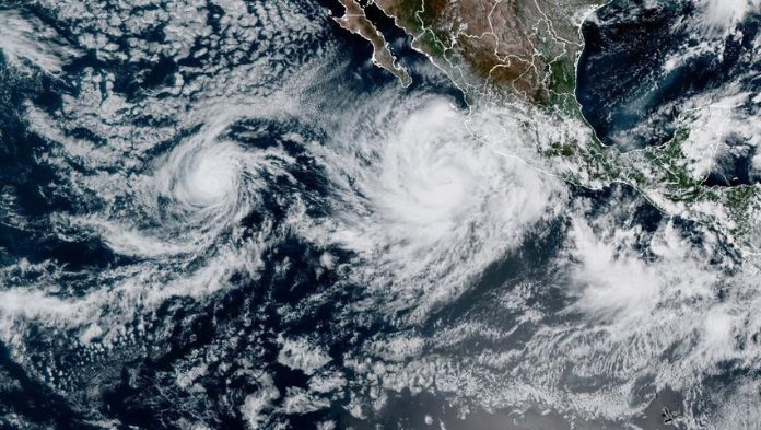 Se forma el huracán Priscilla en el océano Pacífico frente a la costa suroccidental de México