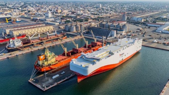 Red de marinos huachicoleros, con recursos y armas para seguir operaciones: FGR