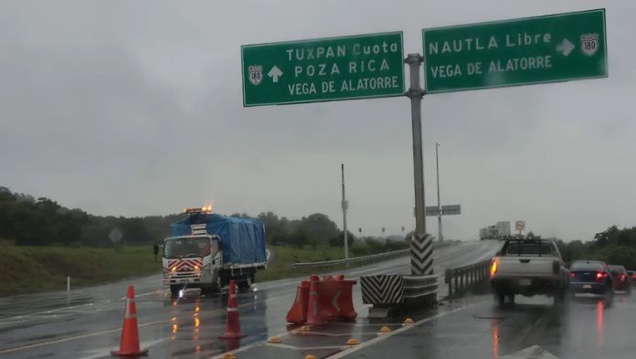 Capufe libera casetas a quienes llevan ayuda a damnificados por lluvias en Veracruz