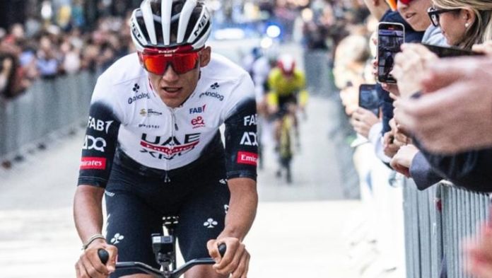 ¡Sigue en plan grande! Isaac del Toro se sube al podio del Andorra Cycling Masters