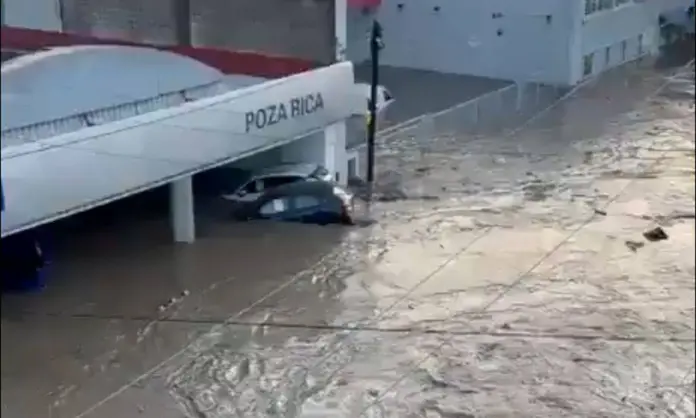 Veracruz, entre los estados más afectados por lluvias; hay un policía muerto