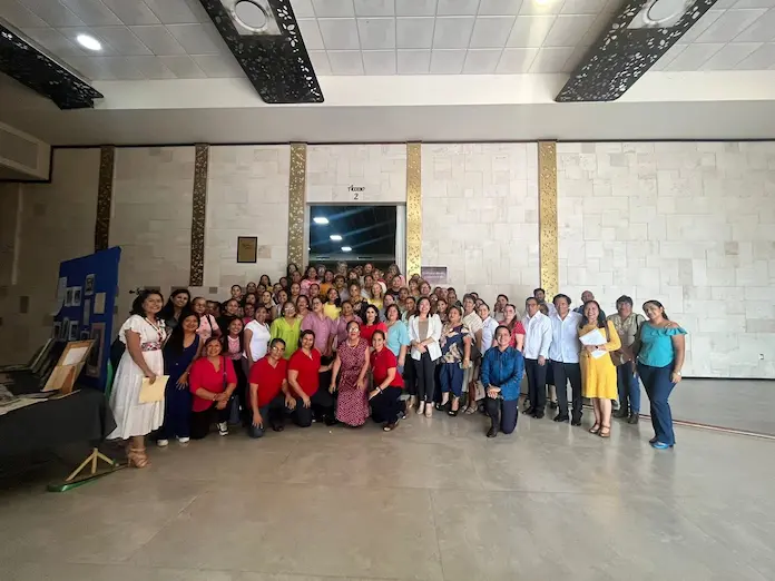 Autoridades municipales y académicas presiden la ponencia: «La Educación Preescolar en los albores del siglo XX»